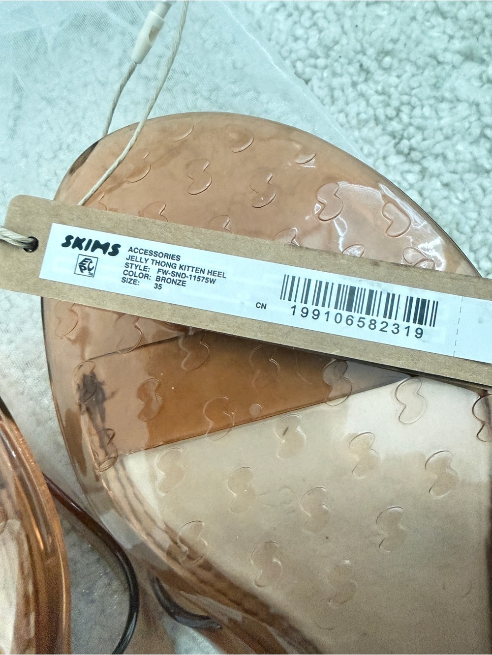 SKIMS Tan Leather Thong Kitten Heel Sandals - Picture 4 of 6